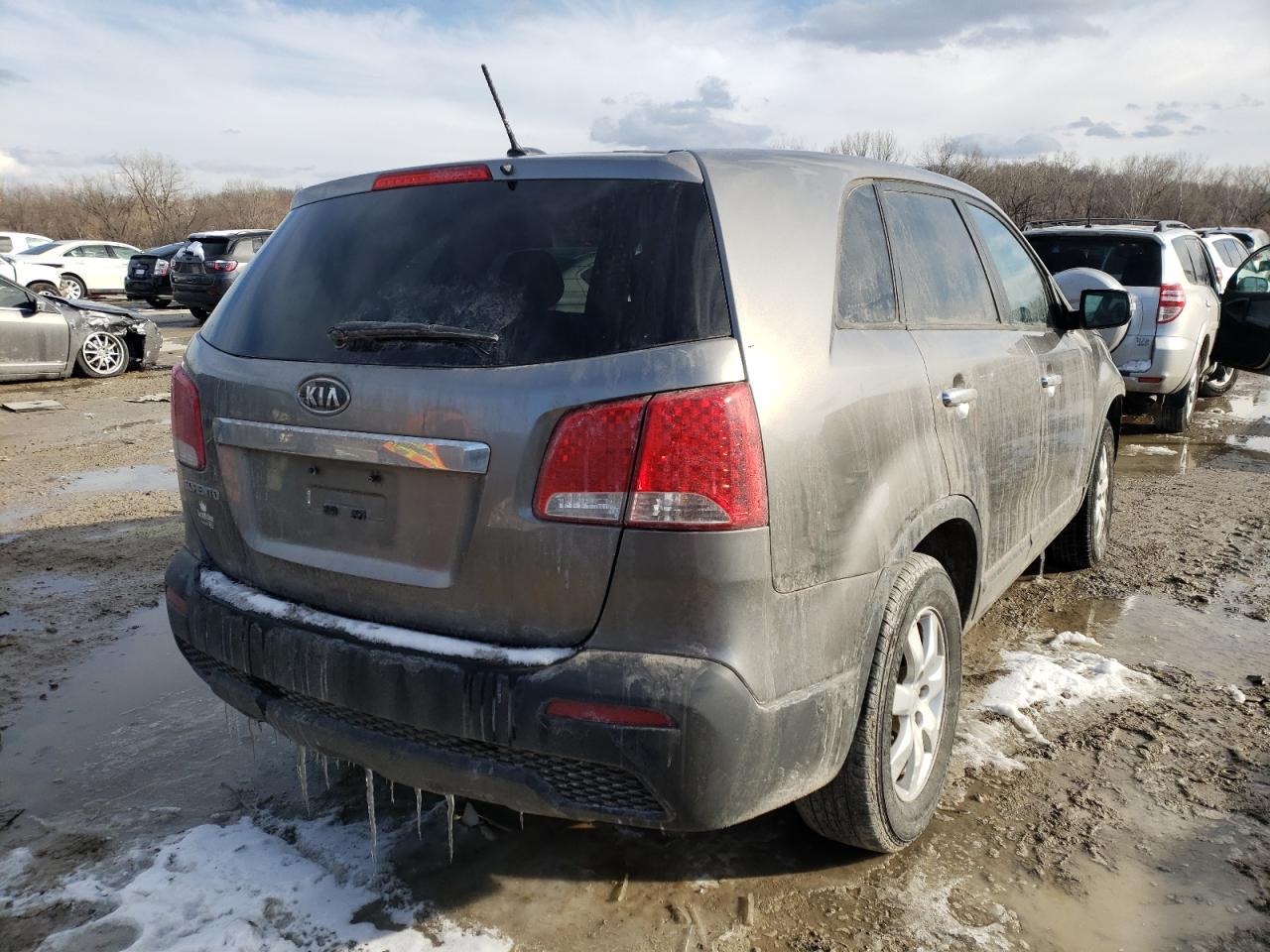 Photo 4 from auction – 2011 KIA SORENTO BA with VIN 5XYKT3A17BG099082