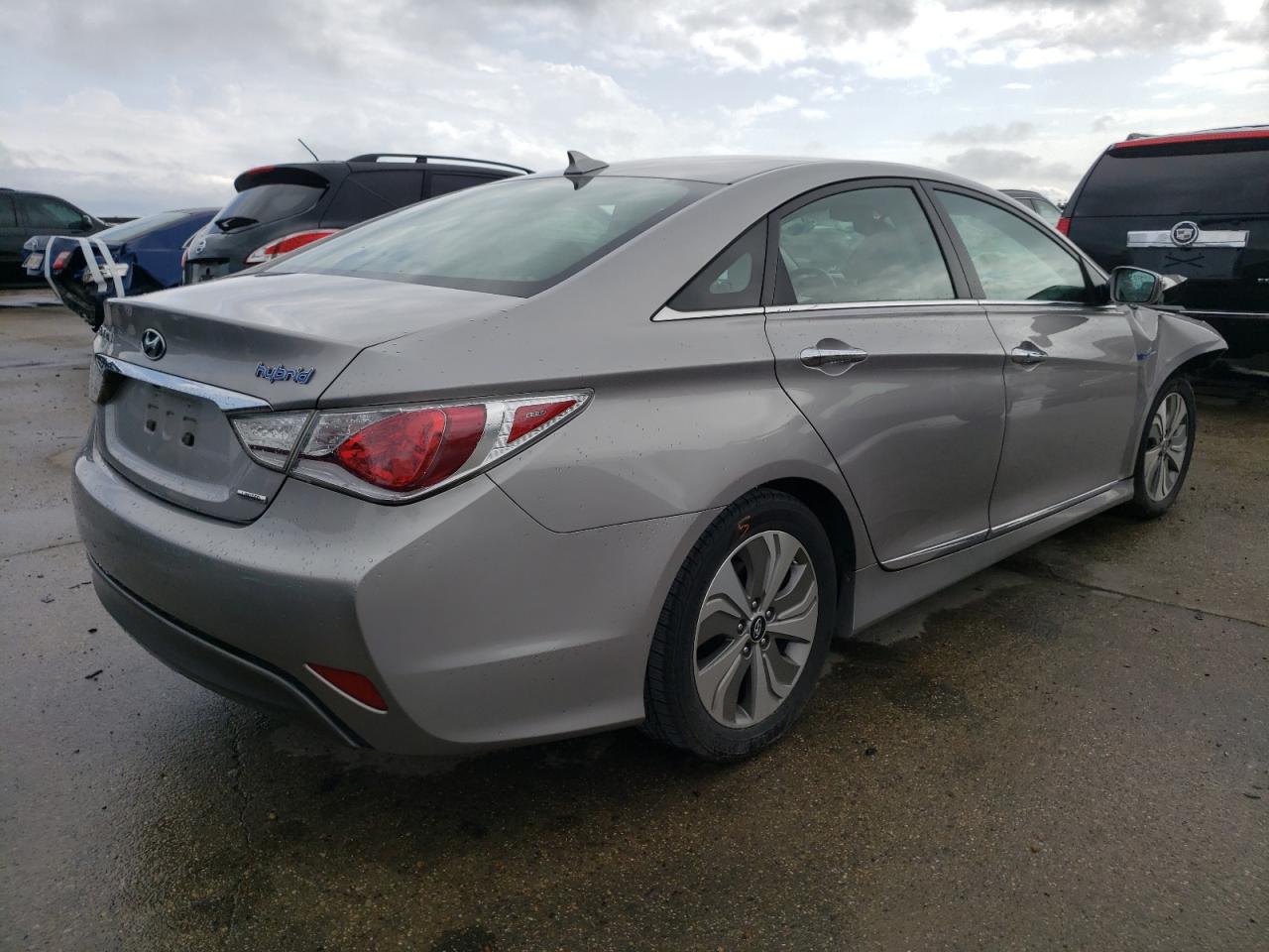 Photo 4 from auction – 2013 HYUNDAI SONATA HYB with VIN KMHEC4A48DA072596