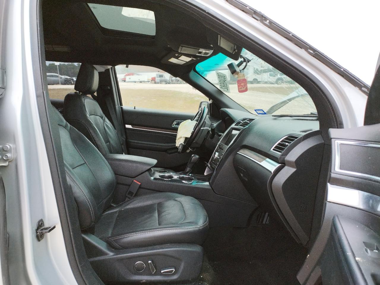 صورة رقم 5 من المزاد - 2018 FORD EXPLORER L مع VIN 1FM5K7F85JGA45915