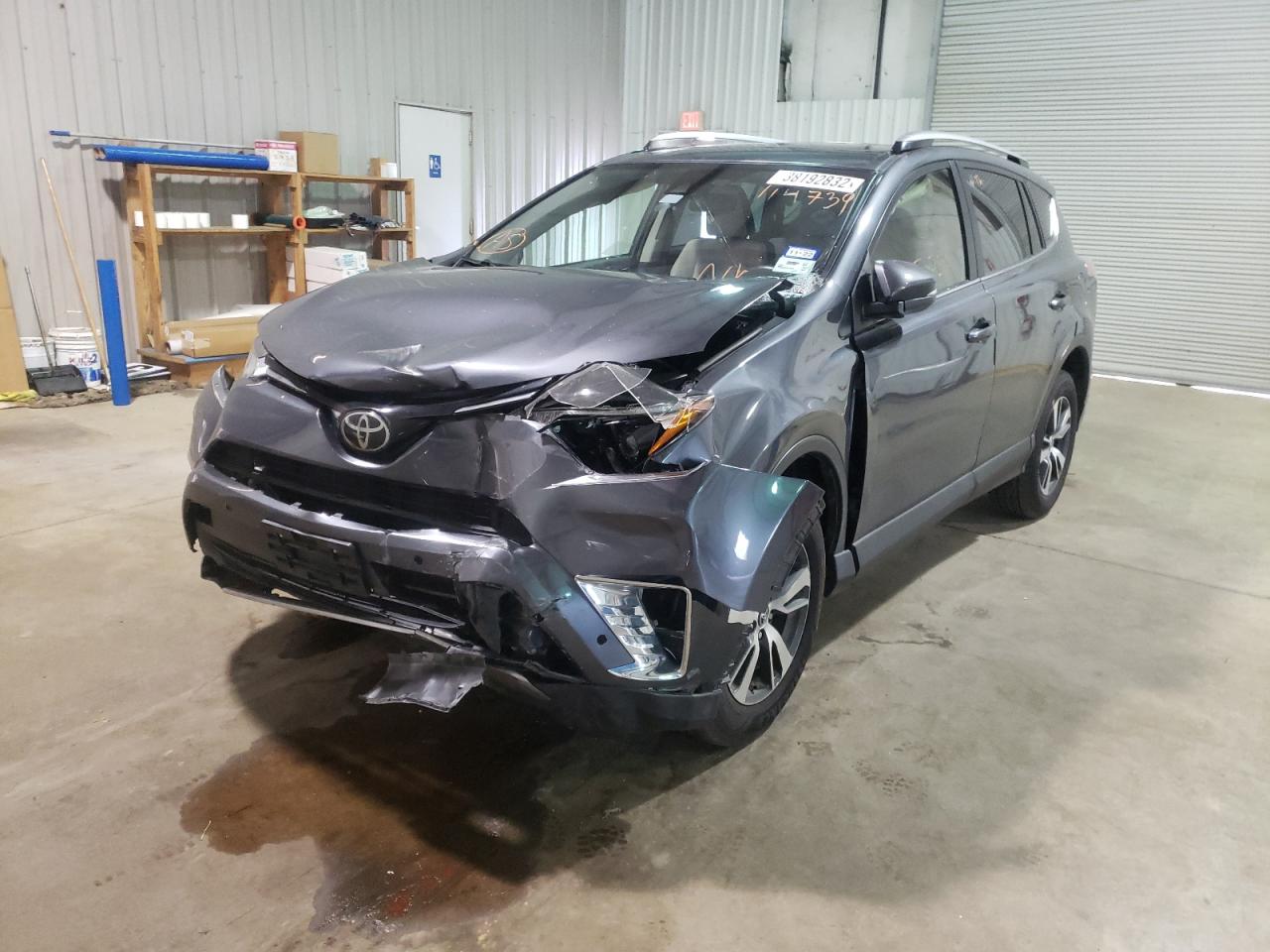 Photo 2 from auction – 2018 TOYOTA RAV4 ADVEN with VIN JTMWFREV4JD114739