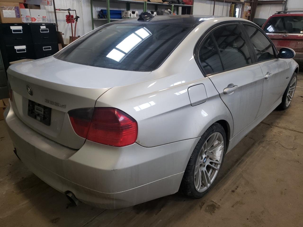 Photo 4 from auction – 2007 BMW 335 XI with VIN WBAVD535X7AV14647