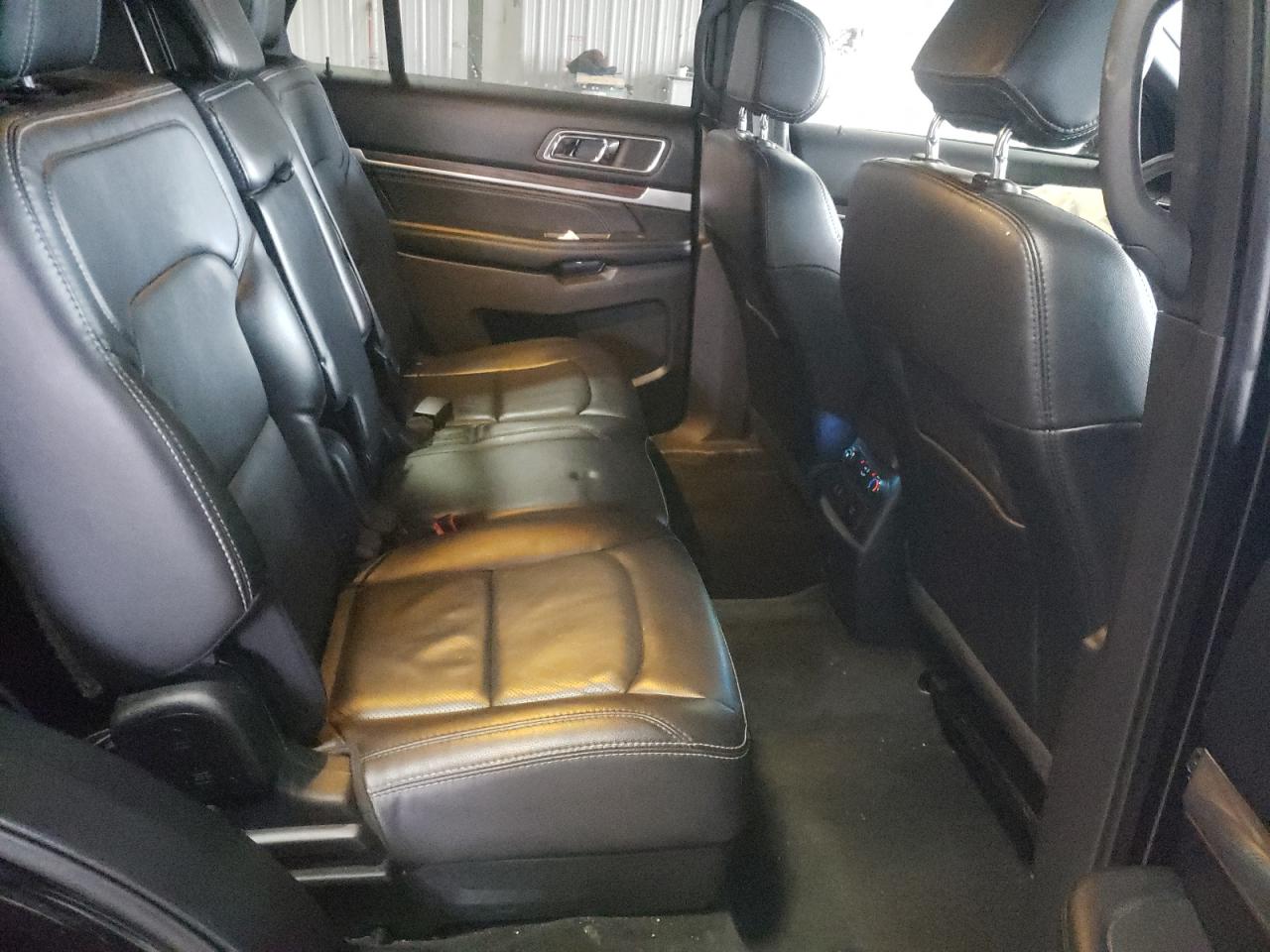 Photo 6 from auction – 2017 FORD EXPLORER L with VIN 1FM5K8F83HGC93225