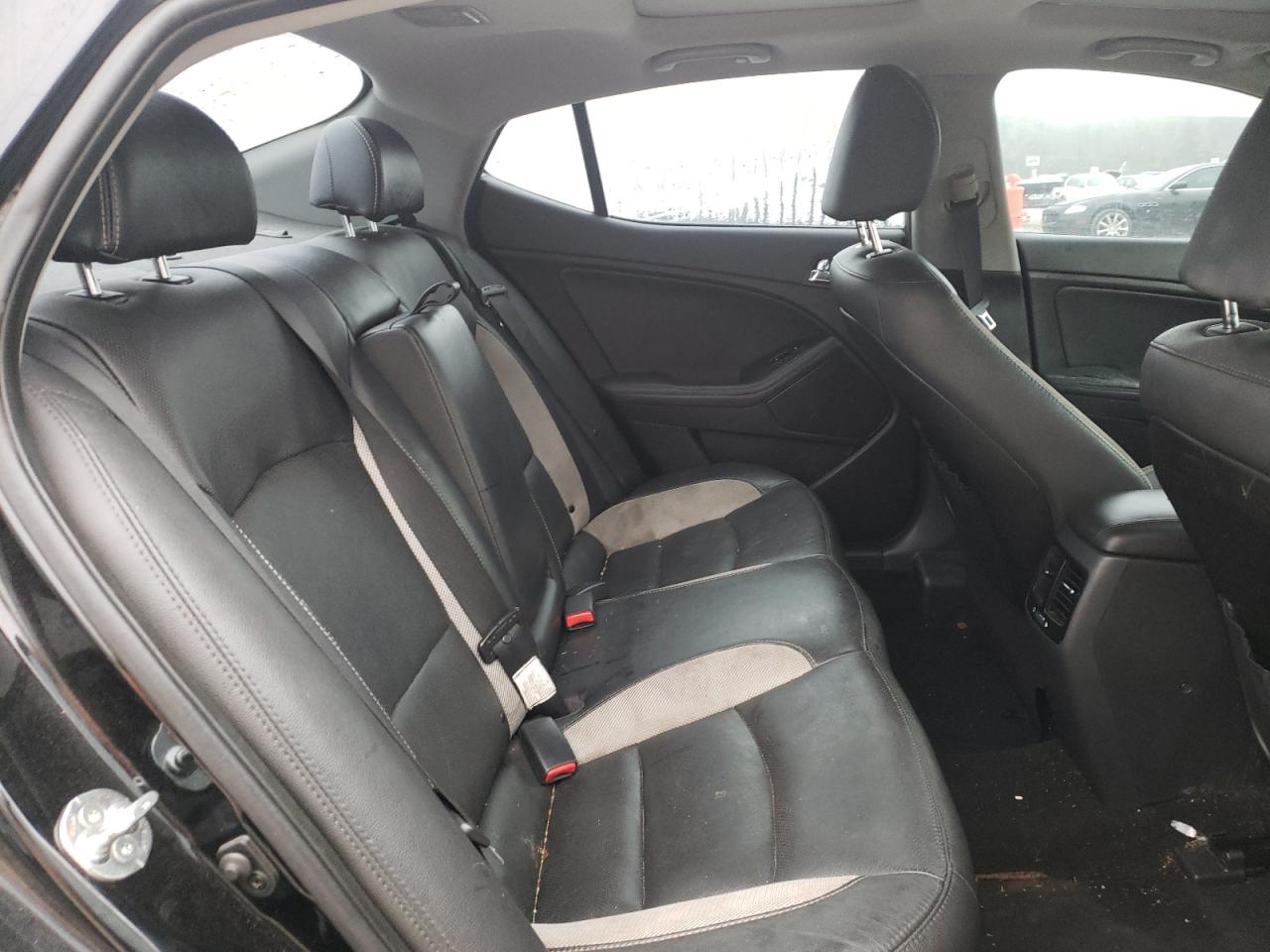 Photo 6 from auction – 2012 KIA OPTIMA with VIN 5XXGR4A67CG061797