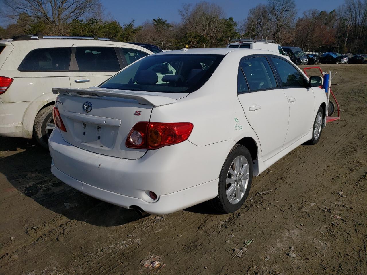 Photo 4 from auction – 2010 TOYOTA COROLLO with VIN 2T1BU4EE9AC477848