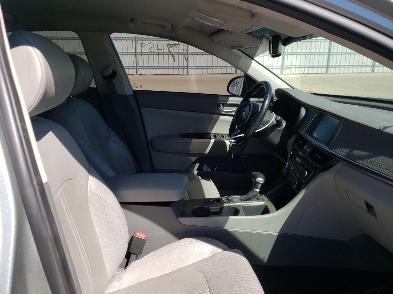 Photo 5 from auction – 2017 KIA OPTIMA PLU with VIN KNAGV4LD2H5018002