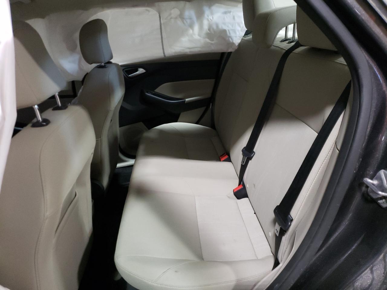 Photo 6 from auction – 2016 FORD FOCUS SE with VIN 1FADP3F20GL245791