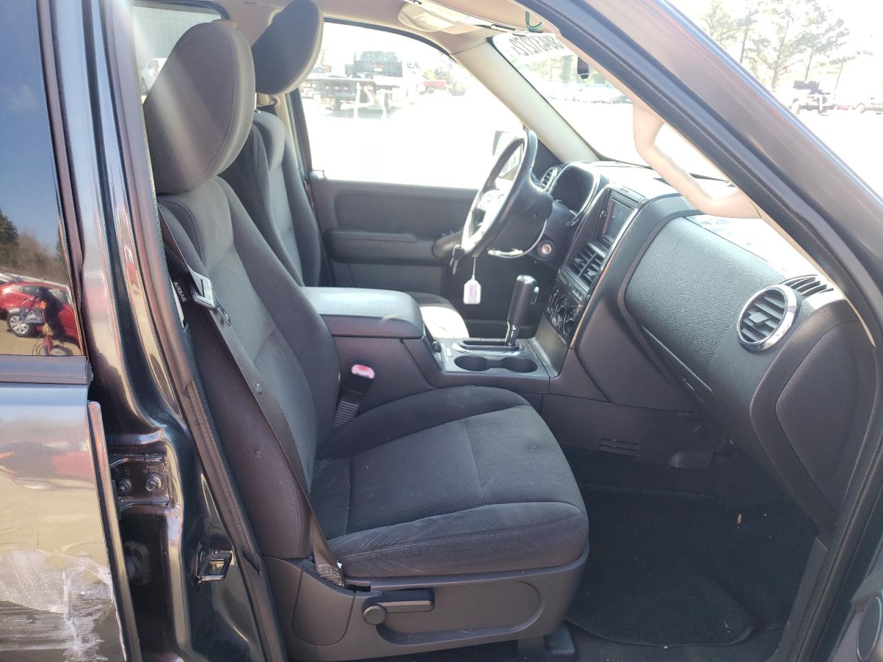 Photo 5 from auction – 2010 FORD EXPLORER X with VIN 1FMEU7DE3AUB01967