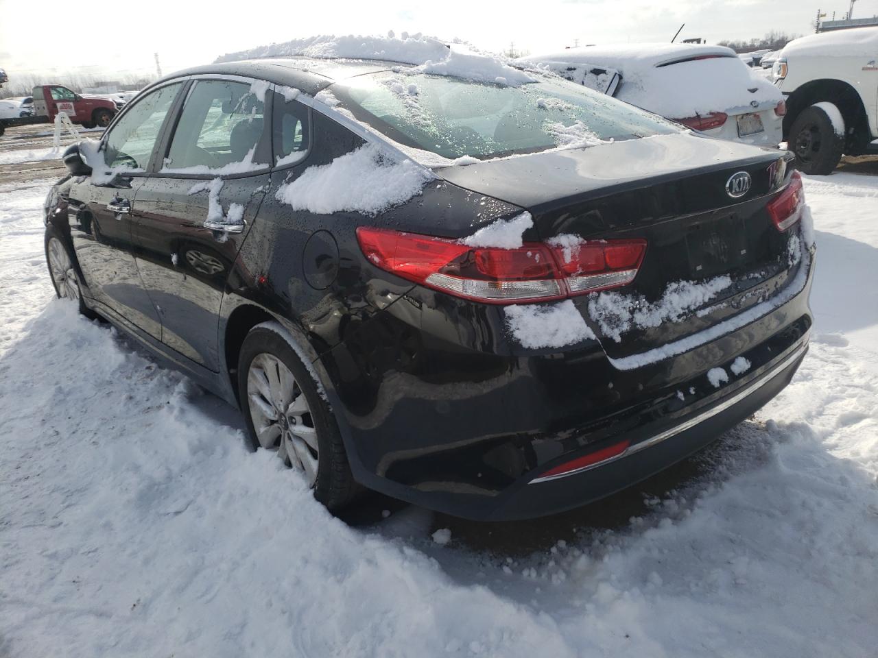 Photo 3 from auction – 2018 KIA OPTIMA LX with VIN 5XXGT4L32JG263867