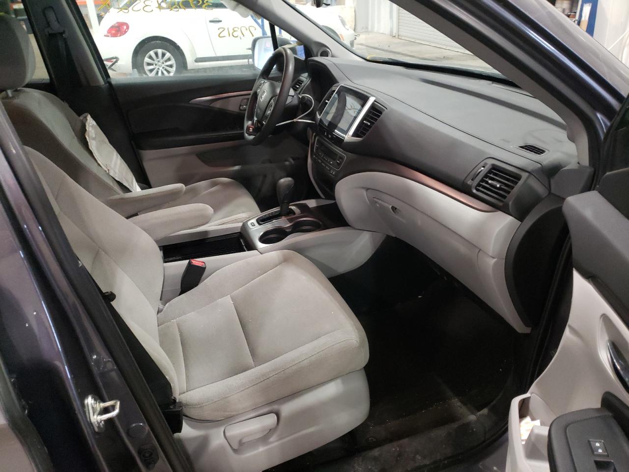 Photo 5 from auction – 2016 HONDA PILOT EX with VIN 5FNYF6H36GB049153