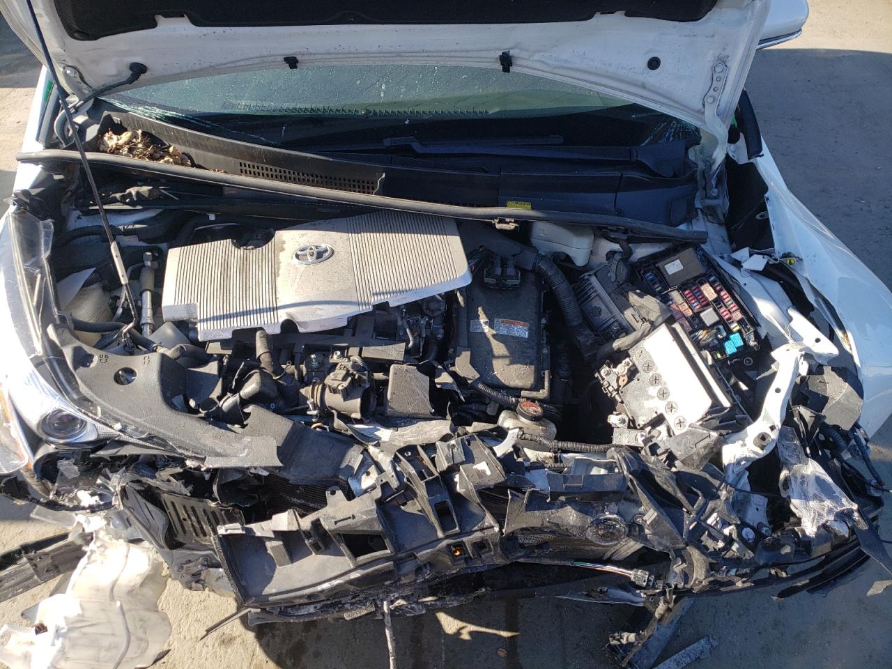Photo 7 from auction – 2016 TOYOTA PRIUS with VIN JTDKARFU3G3008672