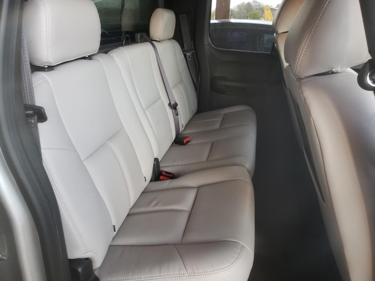 Photo 6 from auction – 2011 CHEVROLET SILVERADO with VIN 1GCRKSE35BZ401686