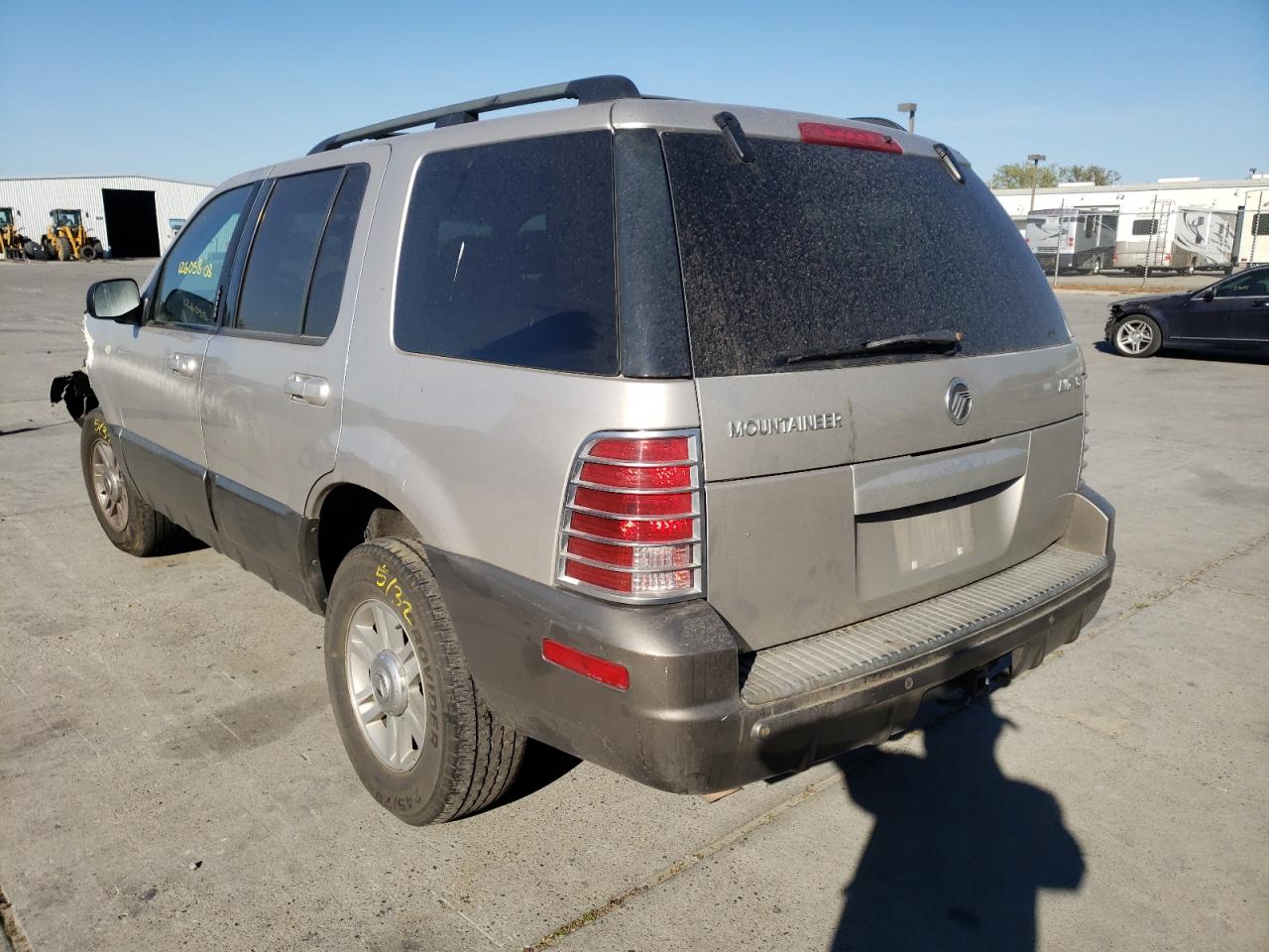 Photo 3 from auction – 2003 MERCURY MOUNTAINEE with VIN 4M2DU86W43UJ12985