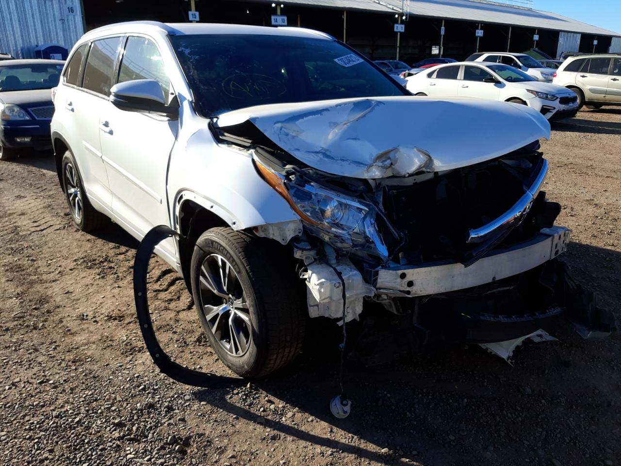 Zdjęcie 1 z aukcji – 2016 TOYOTA HIGHLANDER z VIN 5TDJKRFH1GS311296