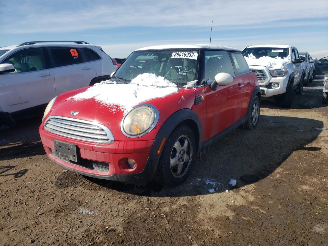 Photo 2 from auction – 2007 MINI COOPER with VIN WMWMF33507TU61598