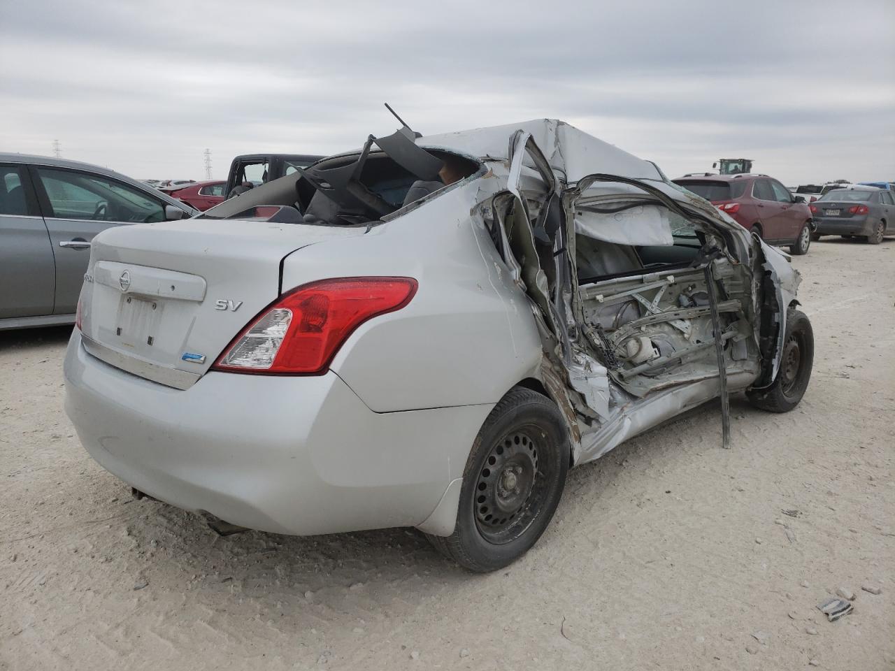 Photo 4 from auction – 2012 NISSAN VERSA S with VIN 3N1CN7AP3CL824216