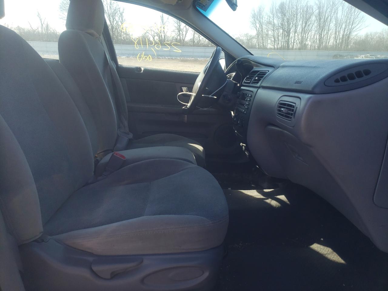 Zdjęcie 5 z aukcji – 2001 FORD TAURUS SES z VIN 1FAFP55U31G114541