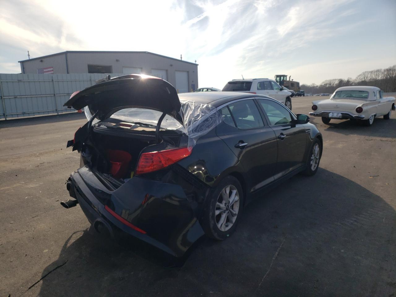 Photo 4 from auction – 2011 KIA OPTIMA EX with VIN KNAGN4A7XB5145262