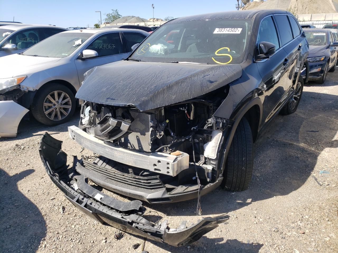 Photo 2 from auction – 2018 TOYOTA HIGHLANDER with VIN 5TDZZRFH5JS282827