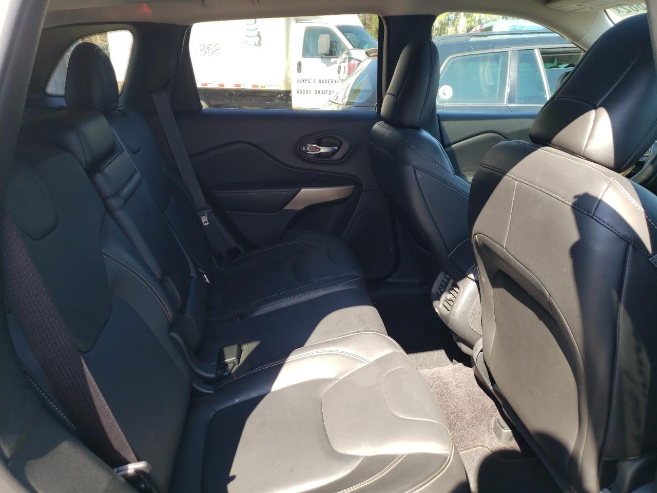 Photo 6 from auction – 2018 JEEP CHEROKEE L with VIN 1C4PJMDX0JD549881