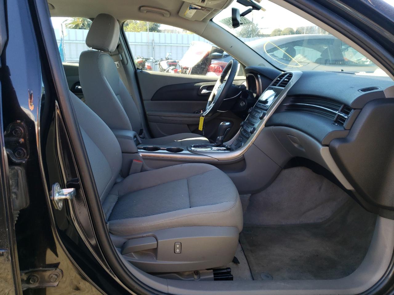 Photo 5 from auction – 2013 CHEVROLET MALIBU LS with VIN 1G11B5SA1DF131418