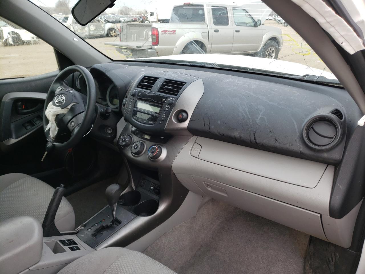 Photo 9 from auction – 2011 TOYOTA RAV4 with VIN JTMBK4DV0B5106034