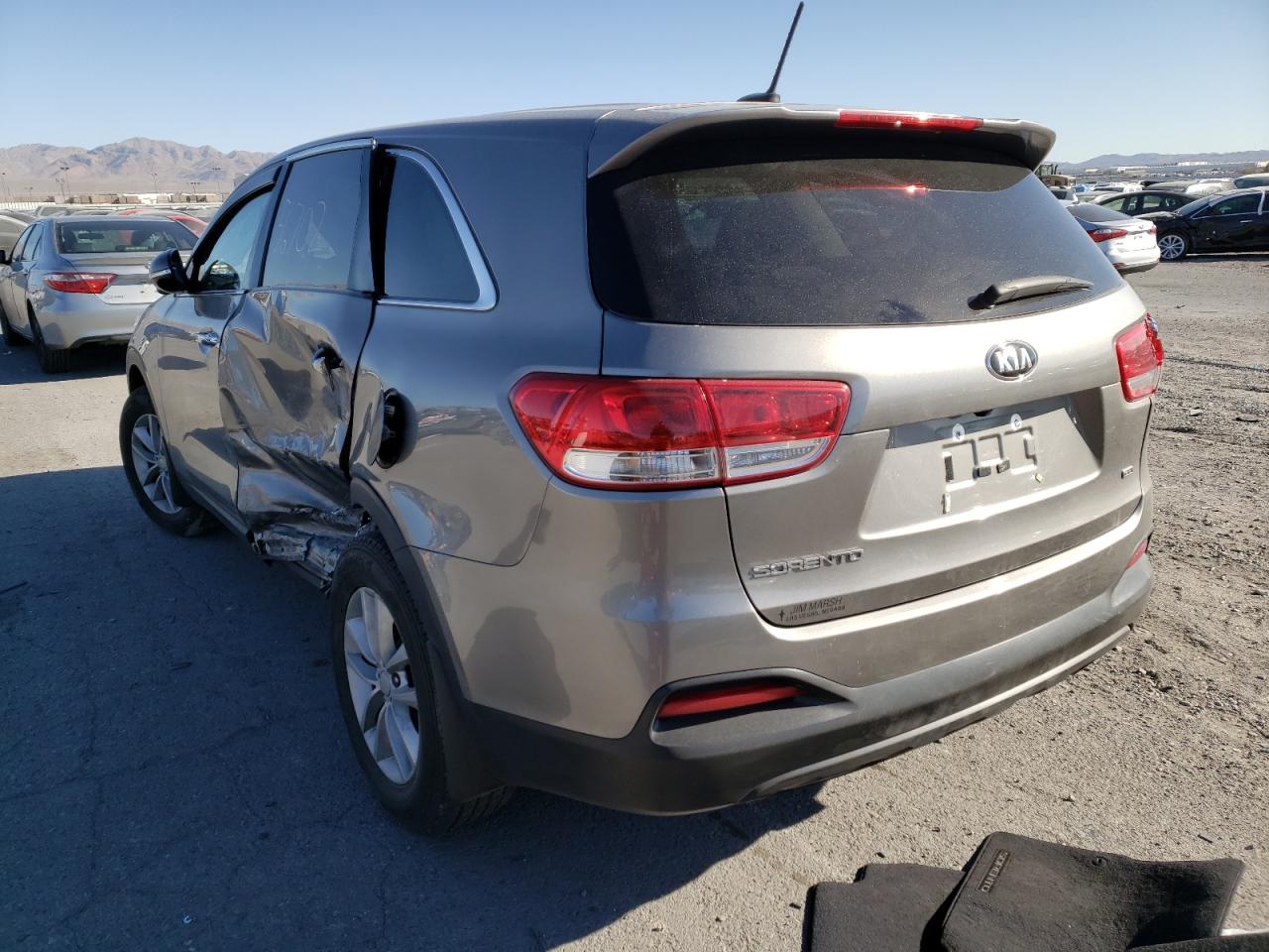 Photo 3 from auction – 2018 KIA SORENTO LX with VIN 5XYPG4A36JG412090