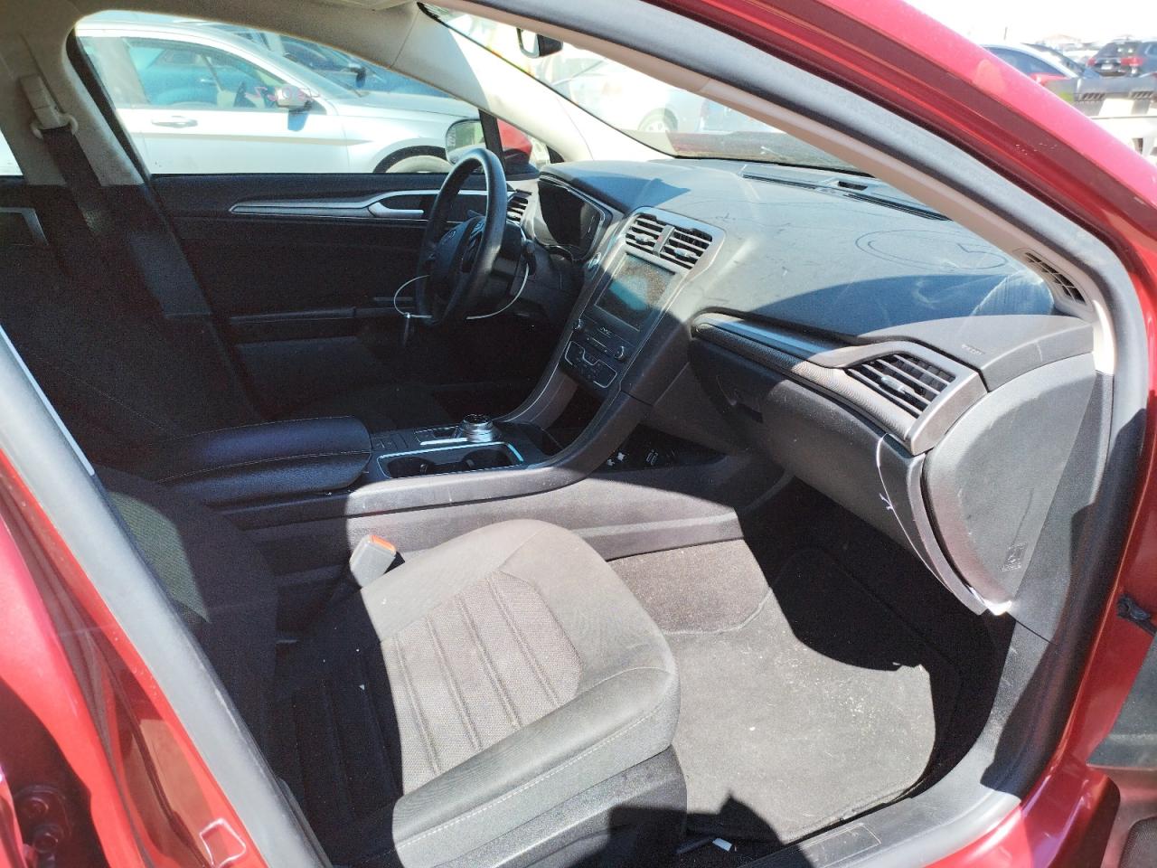 Photo 5 from auction – 2020 FORD FUSION SE with VIN 3FA6P0HD8LR189746