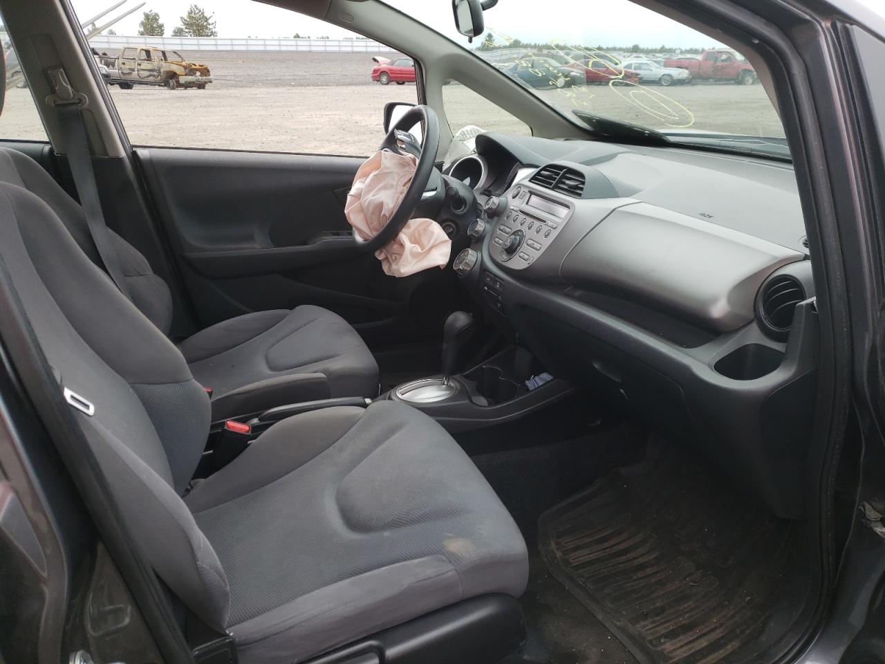 Photo 5 from auction – 2013 HONDA FIT with VIN JHMGE8H3XDC037430