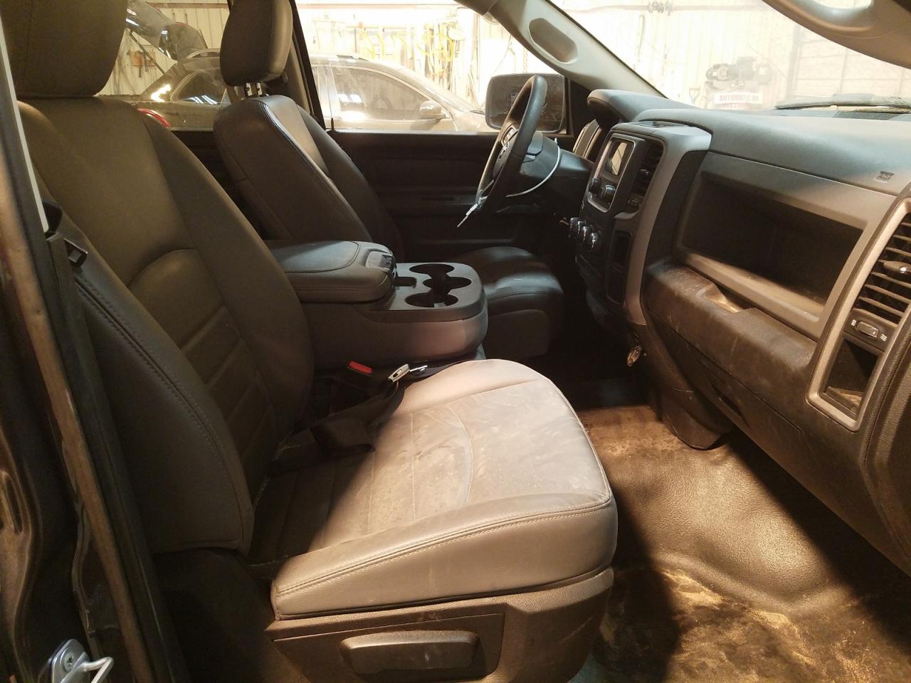 Photo 5 from auction – 2019 RAM 1500 CLASS with VIN 1C6RR6FG7KS733178