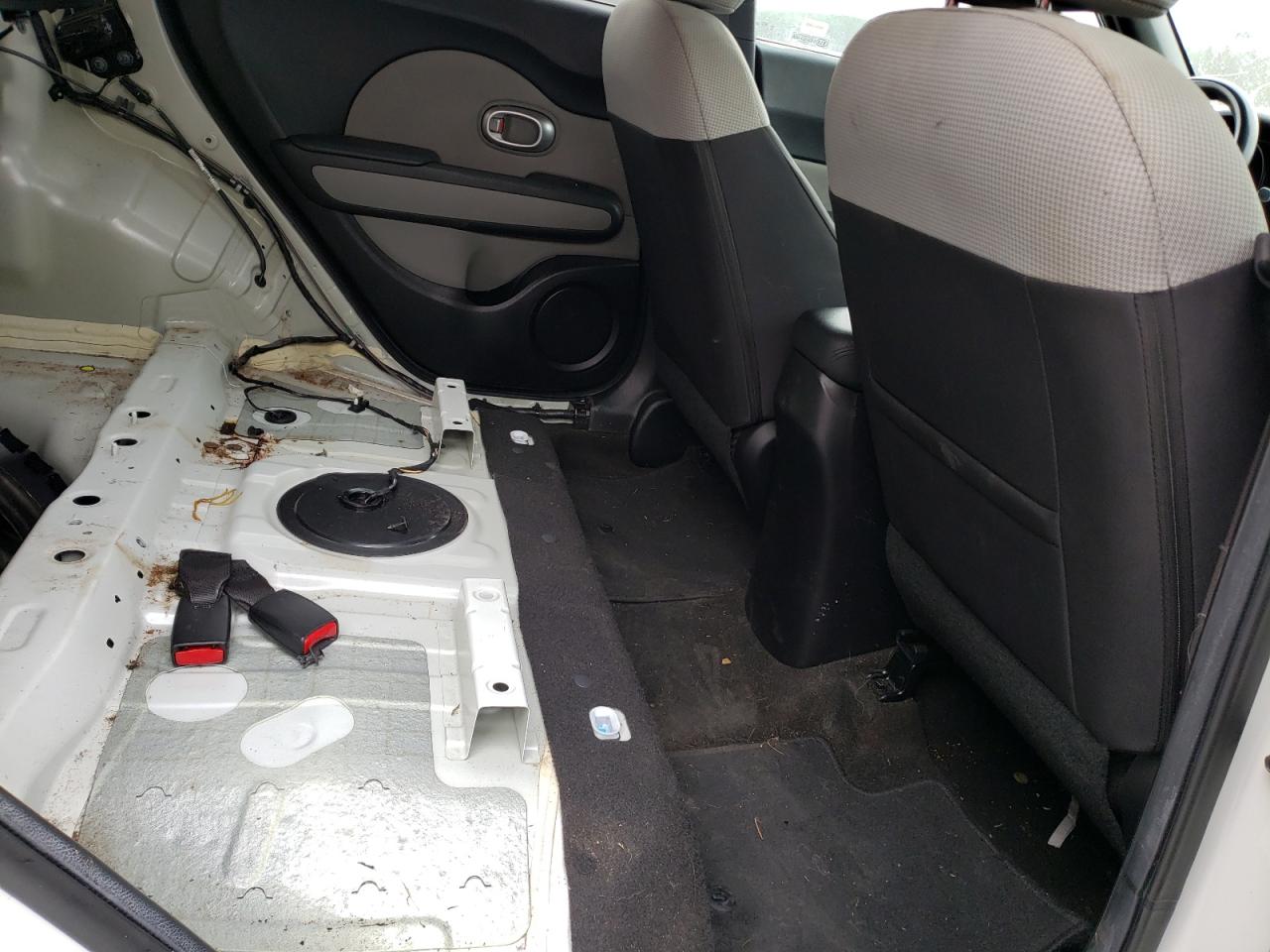 Photo 6 from auction – 2014 KIA SOUL with VIN KNDJN2A25E7084543