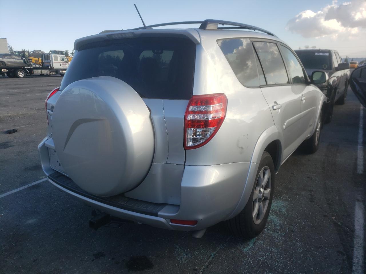Photo 4 from auction – 2012 TOYOTA RAV4 LIMIT with VIN 2T3YK4DV5CW017581