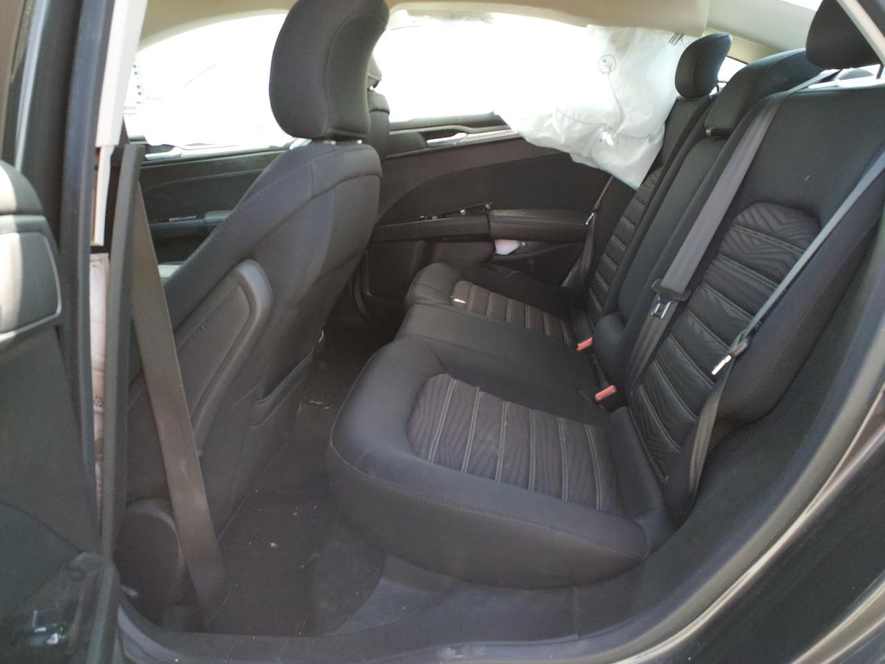 Photo 6 from auction – 2016 FORD FUSION SE with VIN 3FA6P0H75GR146577