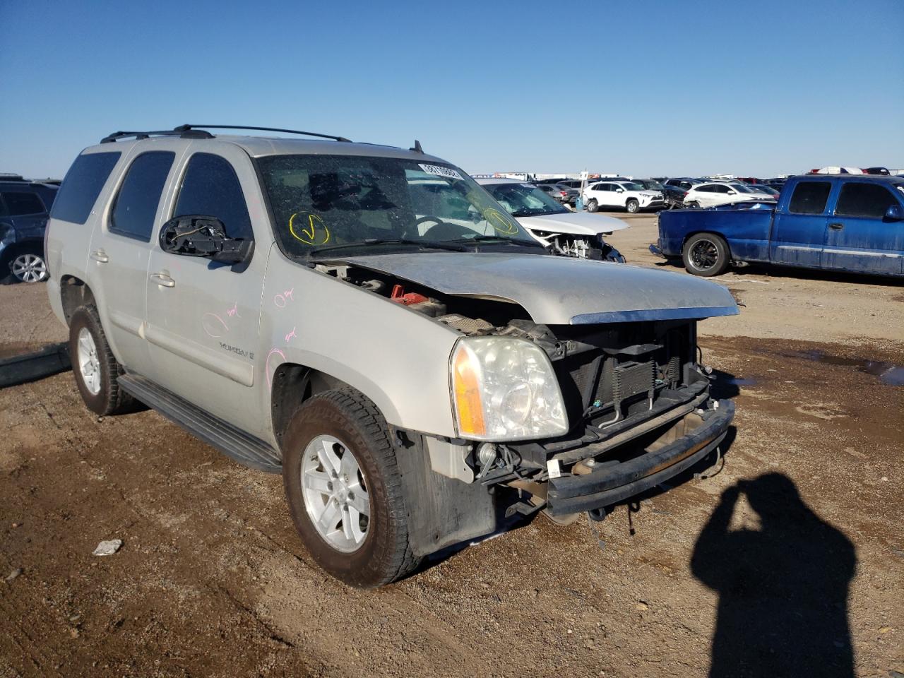 GMC YUKON 2007 with VIN 1GKFC13087R273359 - Photo from auction
