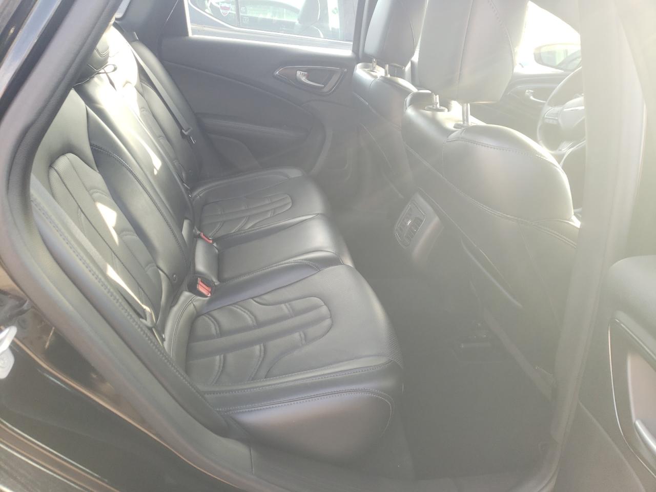 Photo 6 from auction – 2016 CHRYSLER 200 S with VIN 1C3CCCDG0GN123084