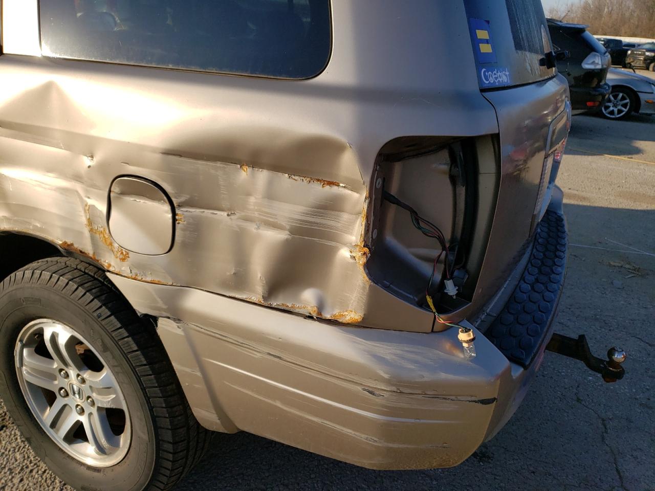 Photo 9 from auction – 2004 HONDA PILOT EXL with VIN 2HKYF18534H598231