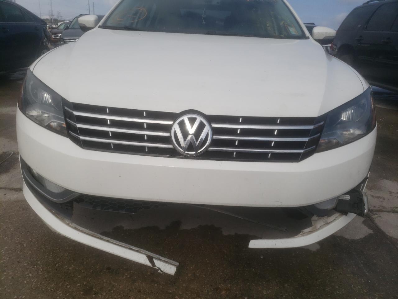 Photo 9 from auction – 2015 VOLKSWAGEN PASSAT SEL with VIN 1VWCV7A30FC009284