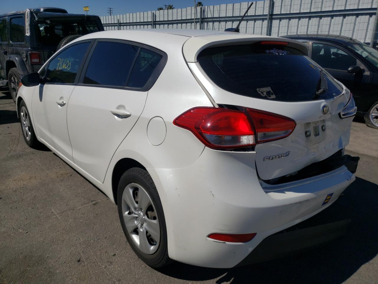 Photo 3 from auction – 2016 KIA FORTE LX with VIN KNAFK5A88G5600930