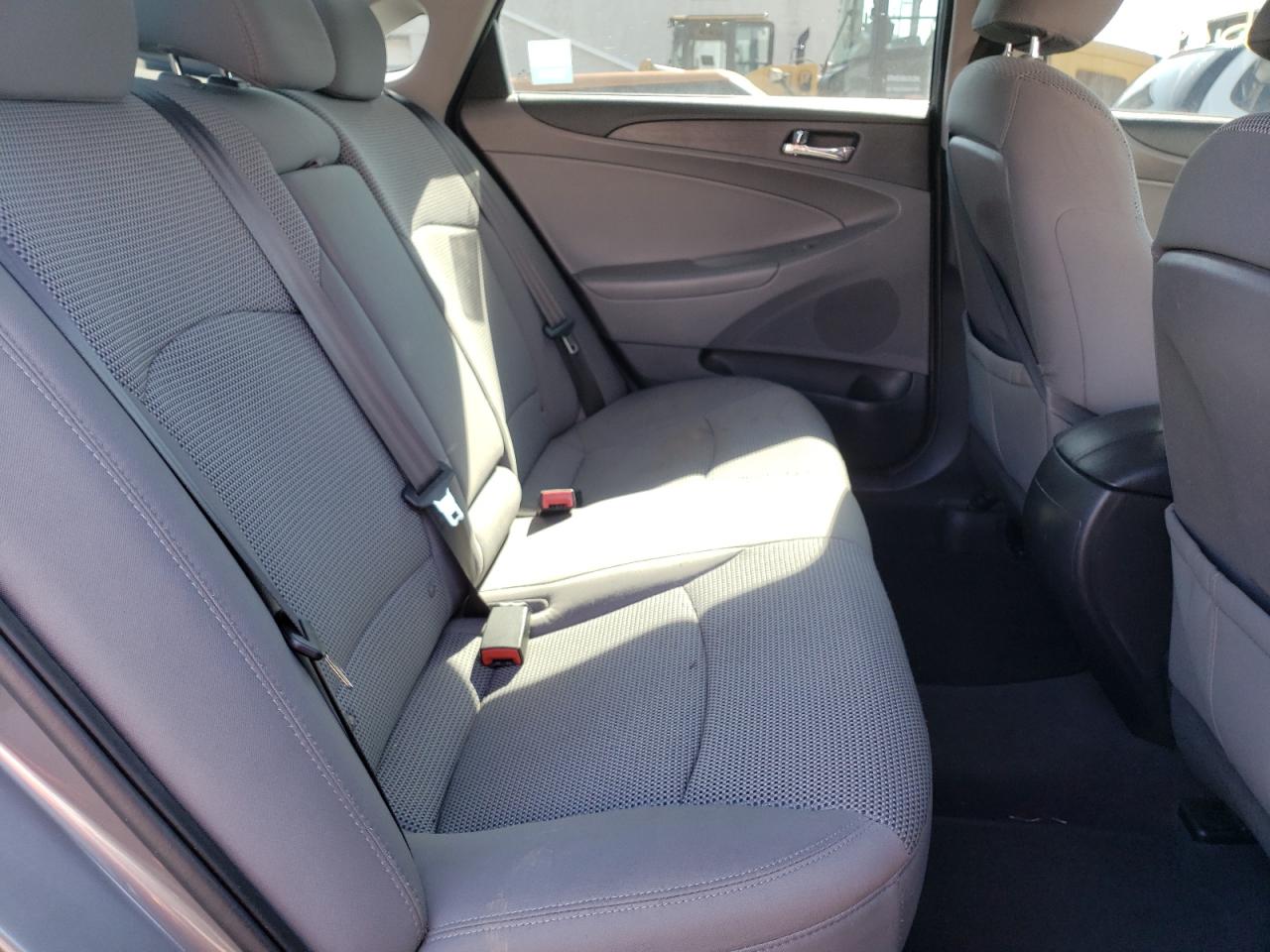 Photo 6 from auction – 2011 HYUNDAI SONATA GLS with VIN 5NPEB4AC6BH192028