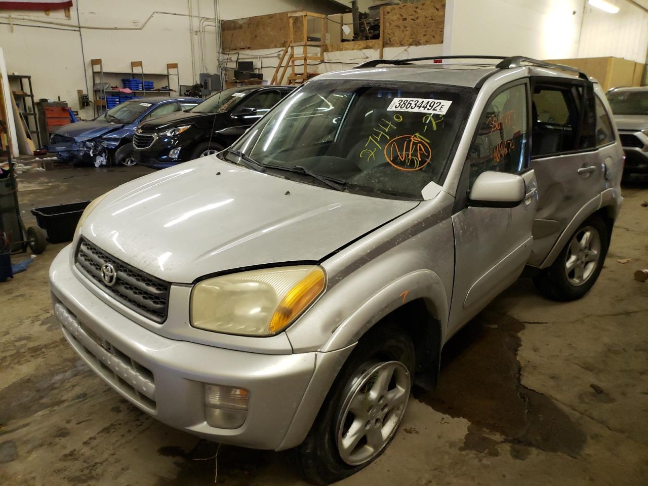 Photo 2 from auction – 2003 TOYOTA RAV4 with VIN JTEHH20V330256068