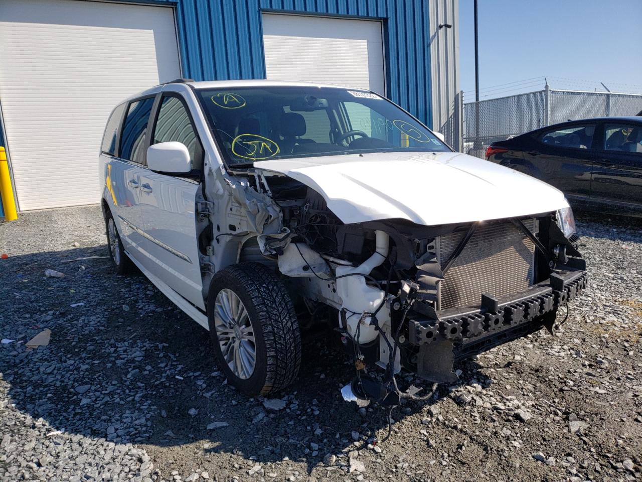 Photo 9 from auction – 2016 CHRYSLER TOWN & COU with VIN 2C4RC1CG0GR285375