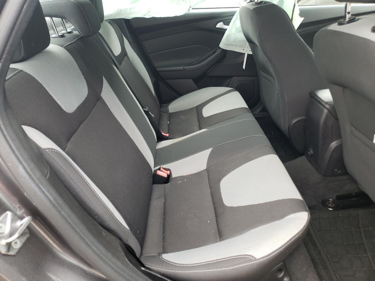 Photo 6 from auction – 2014 FORD FOCUS SE with VIN 1FADP3F29EL359477
