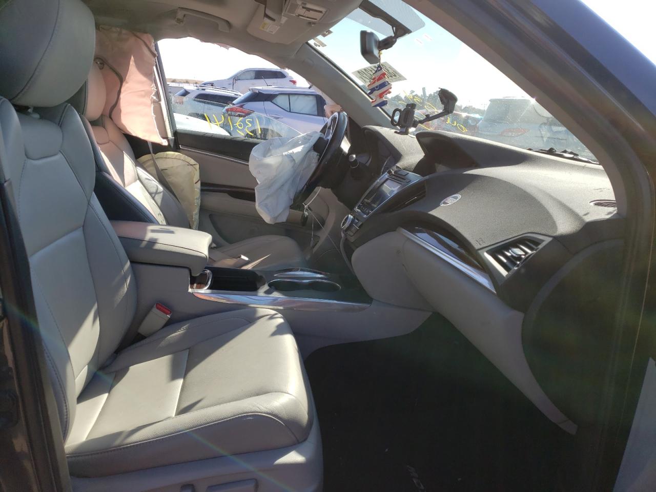 Photo 5 from auction – 2016 ACURA MDX with VIN 5FRYD4H2XGB043534