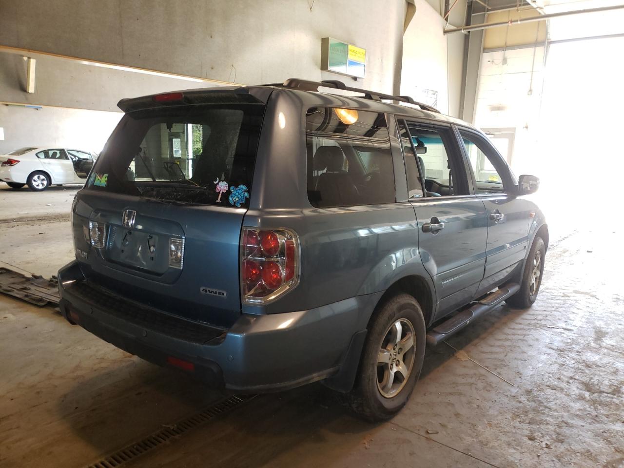 Photo 4 from auction – 2006 HONDA PILOT EX with VIN 5FNYF18686B028865