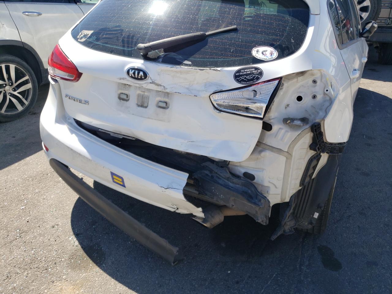 Photo 9 from auction – 2016 KIA FORTE LX with VIN KNAFK5A88G5600930