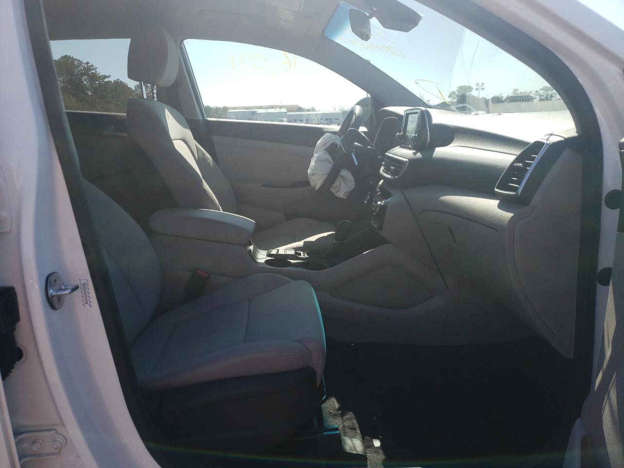 Photo 5 from auction – 2019 HYUNDAI TUCSON SE with VIN KM8J2CA4XKU010530