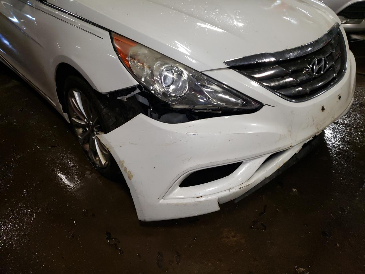 Photo 9 from auction – 2011 HYUNDAI SONATA SE with VIN 5NPEC4AC2BH239424