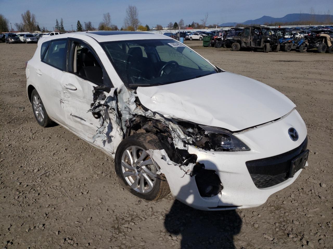 MAZDA 3 I 2013 z numerem VIN JM1BL1MP2D1737407 - Zdjęcie z aukcji