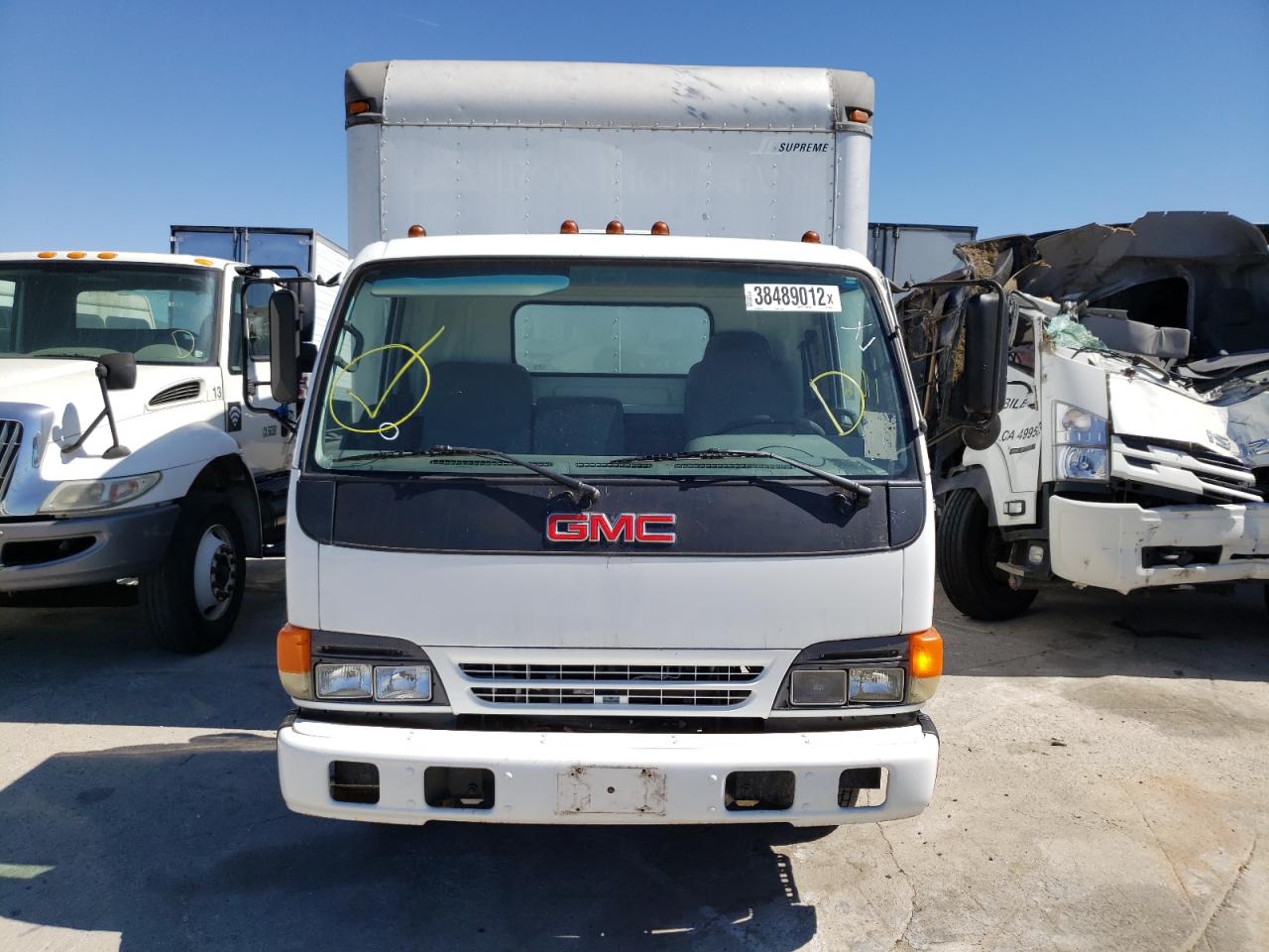 Photo 9 from auction – 2003 GMC W4500 W450 with VIN J8DC4B14037003005