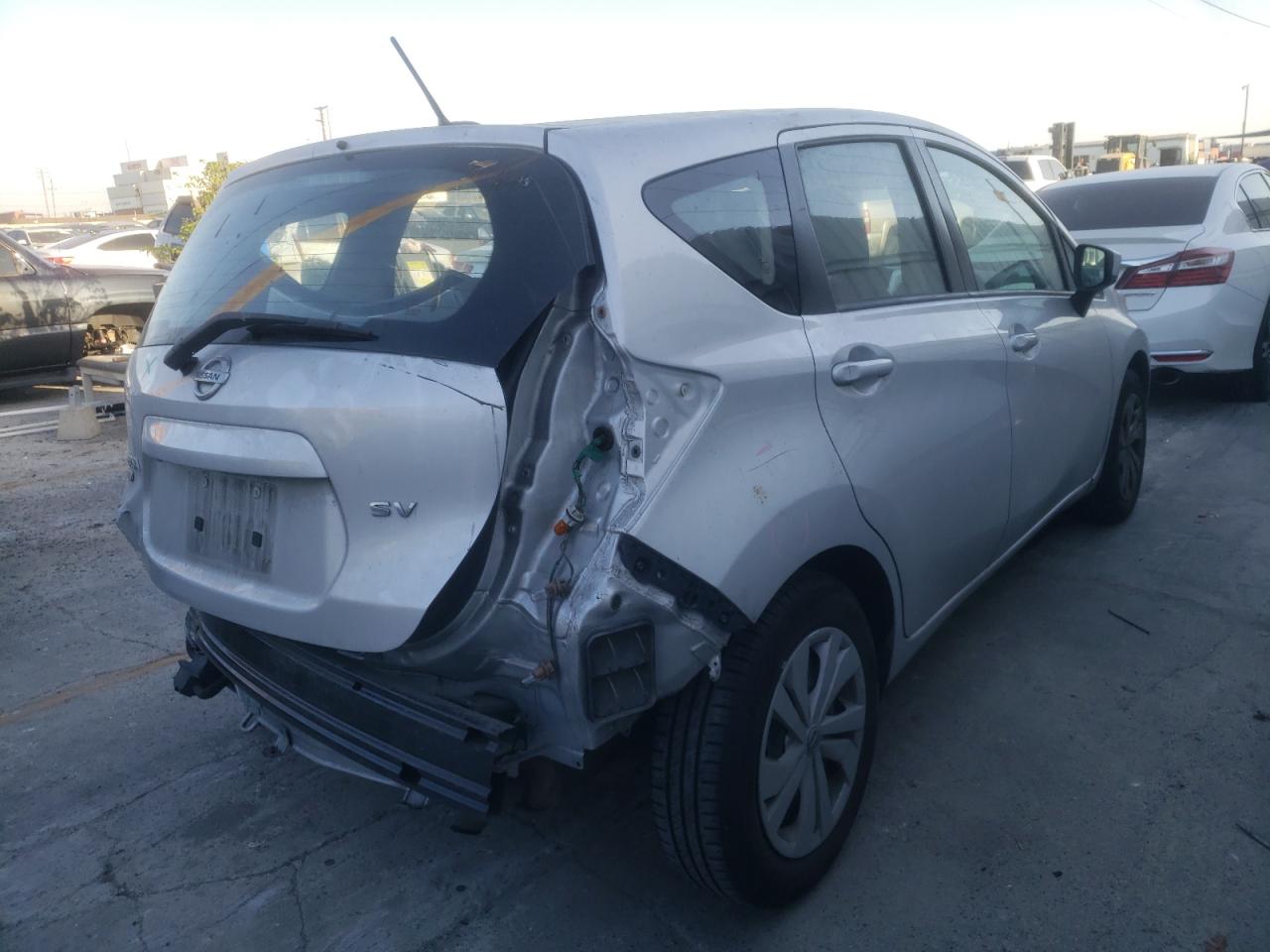 Photo 4 from auction – 2017 NISSAN VERSA NOTE with VIN 3N1CE2CP4HL366225