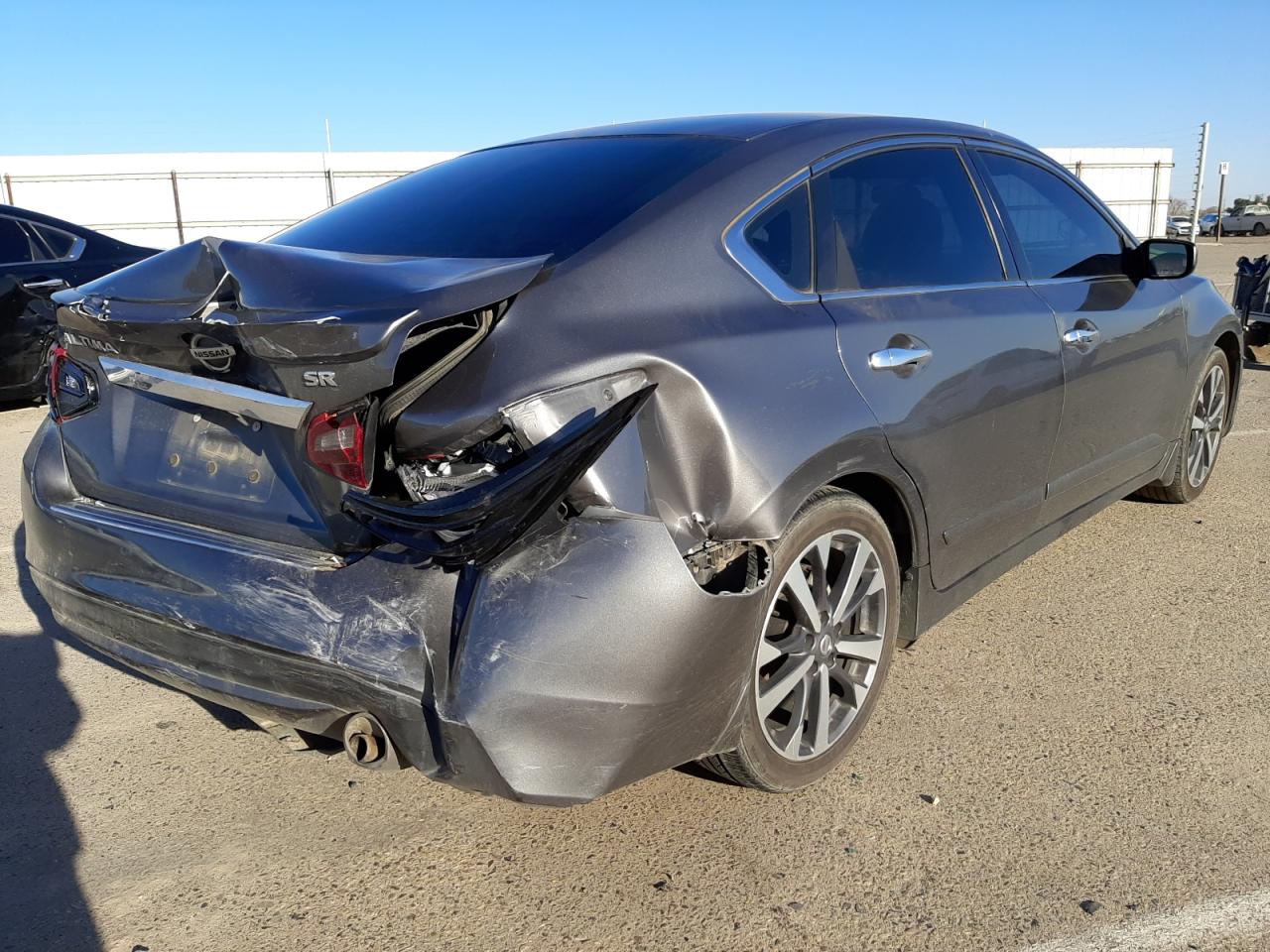Photo 4 from auction – 2017 NISSAN ALTIMA 2.5 with VIN 1N4AL3AP2HN359301